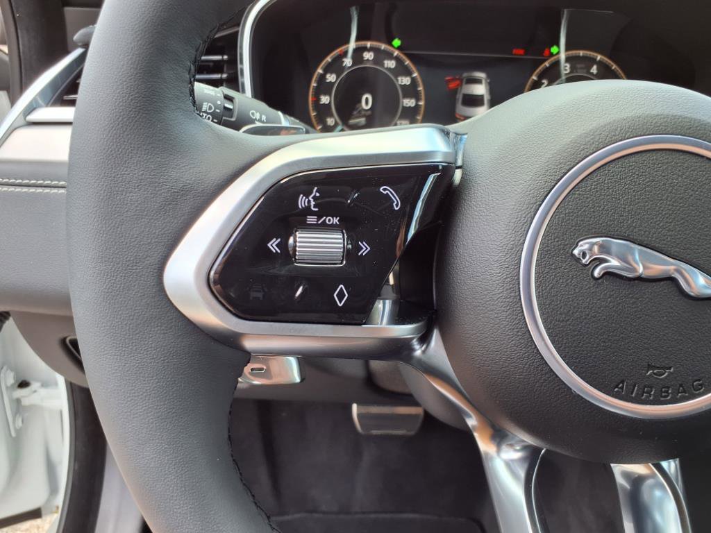 Used 2024 Jaguar XF R-Dynamic SE AWD/4WD image 15