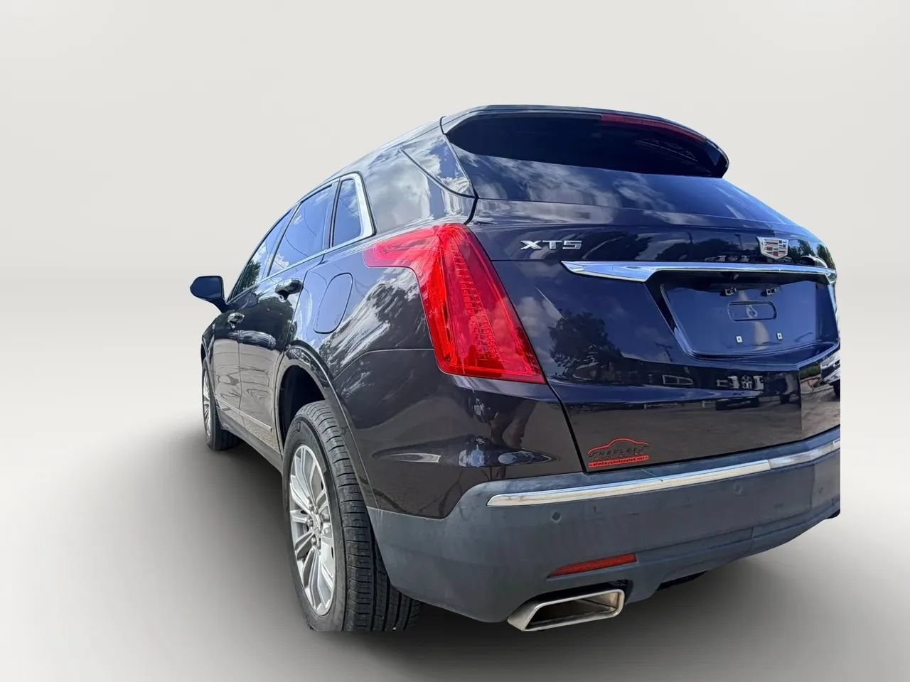 Used 2017 Cadillac XT5 Luxury w/ Driver Awareness Package FWD image 7