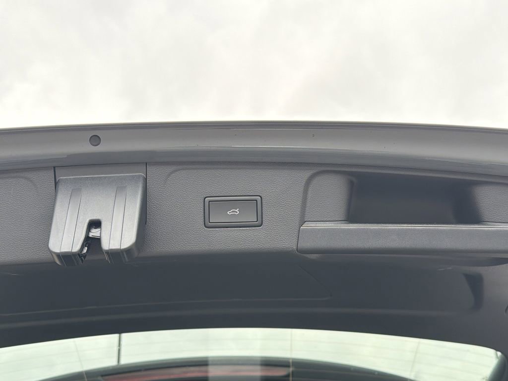 New 2026 Volkswagen Atlas Peak Edition image 16