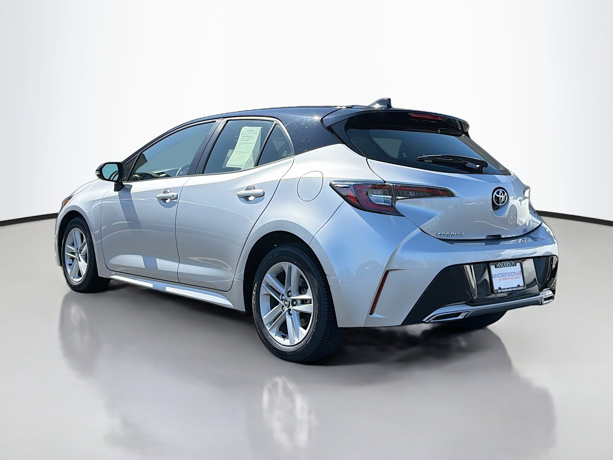 Used 2021 Toyota Corolla SE w/ SE Preferred Package FWD image 12