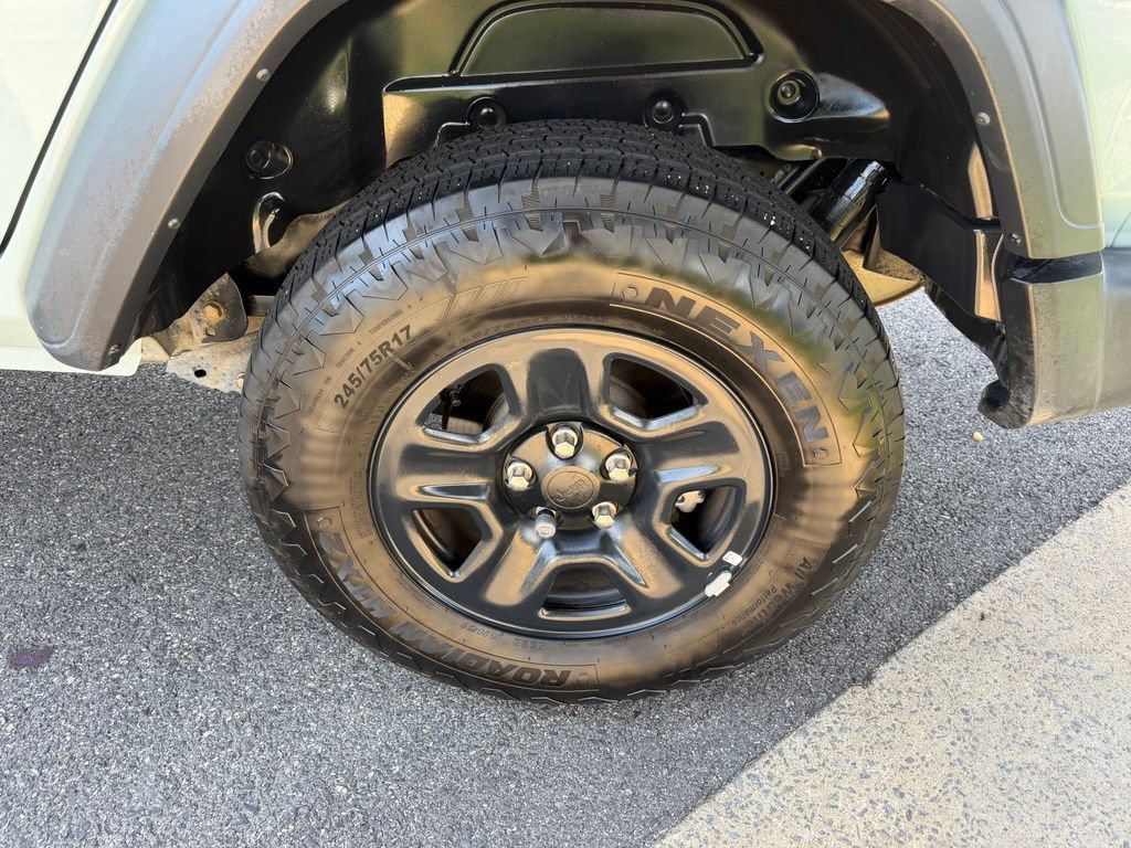 Used 2024 Jeep Wrangler Unlimited Sport AWD/4WD image 13