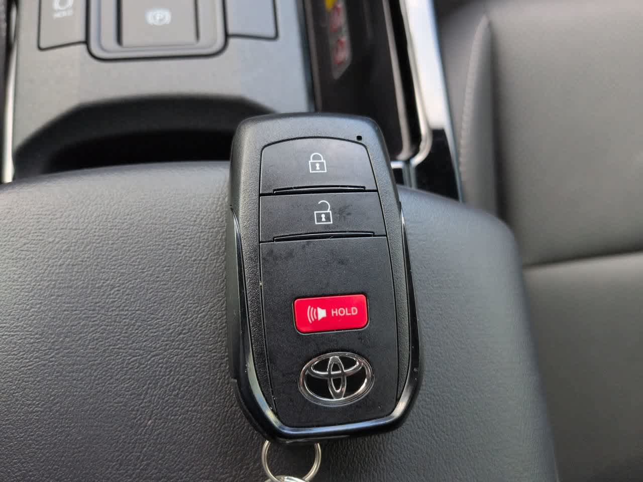 Used 2024 Toyota Prius XLE FWD image 28
