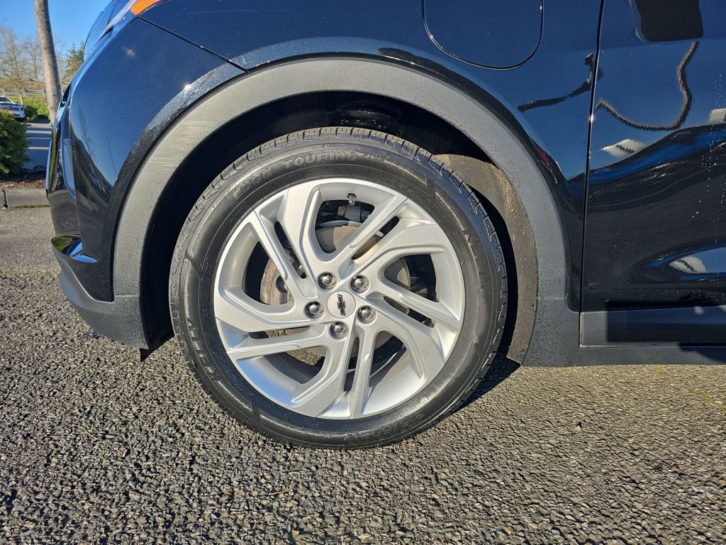 Certified 2023 Chevrolet Bolt LT w/ Driver Confidence Package image 34