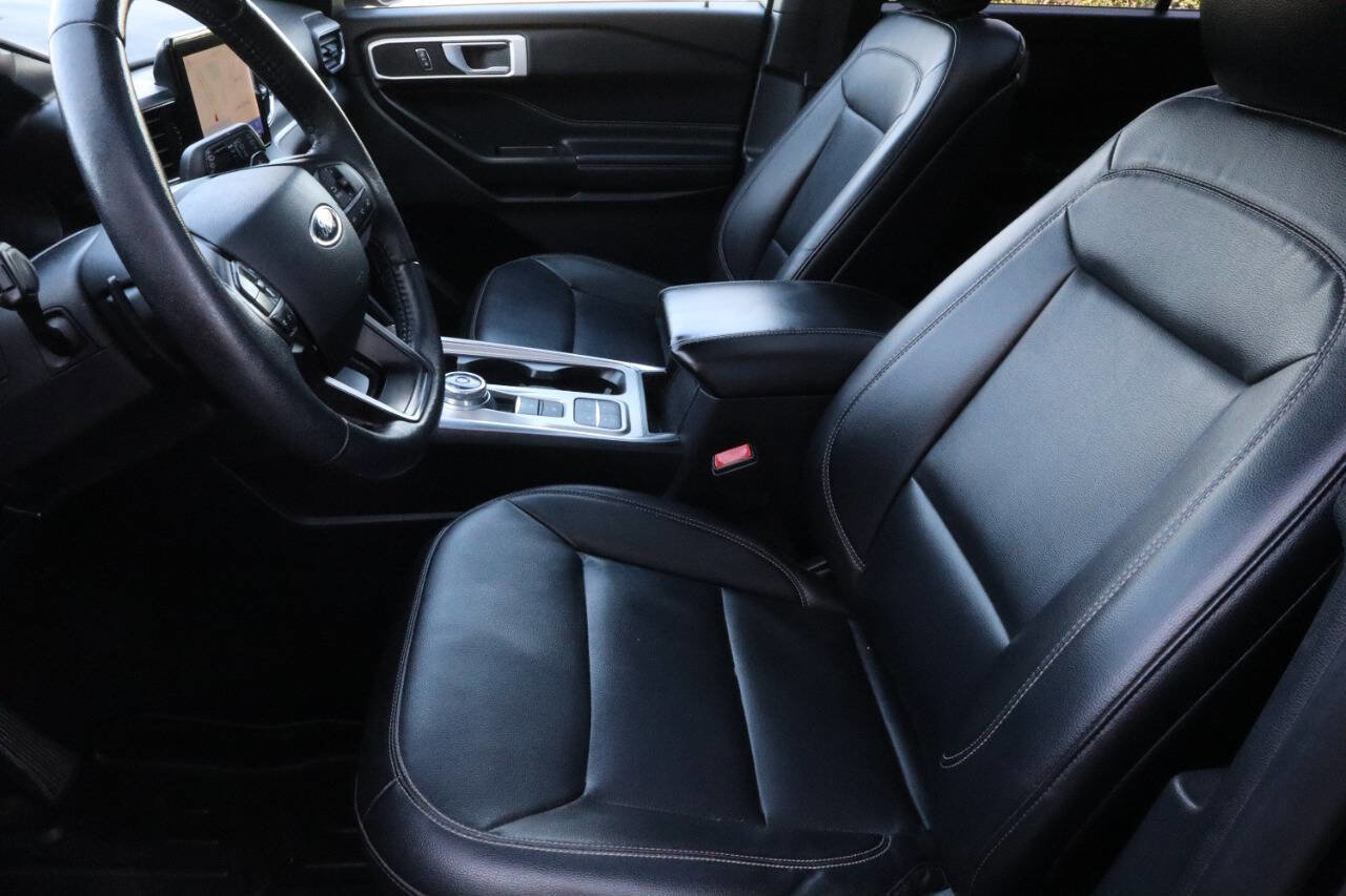 Used 2020 Ford Explorer XLT image 7