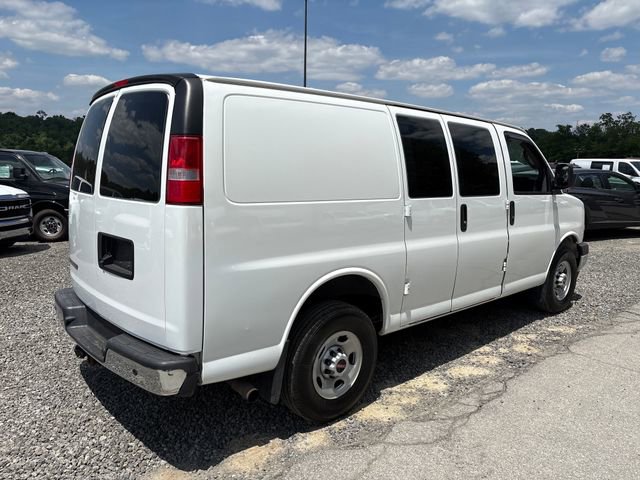 Used 2017 Chevrolet Express 2500 RWD image 5