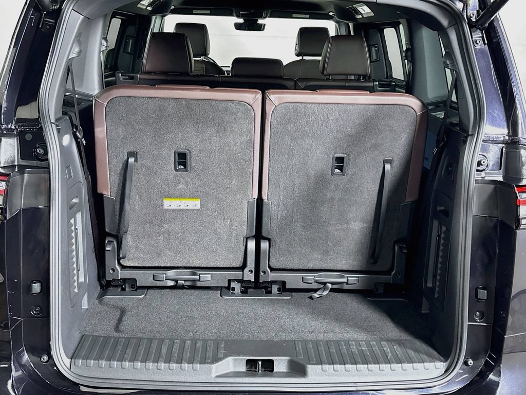 Certified 2025 Volkswagen ID. Buzz Pro S RWD image 22