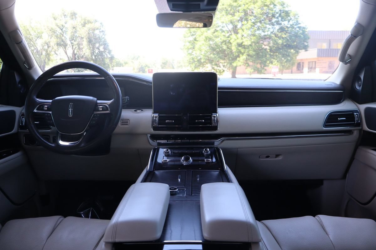 Used 2018 Lincoln Navigator Reserve w/ Technology Package AWD/4WD image 16
