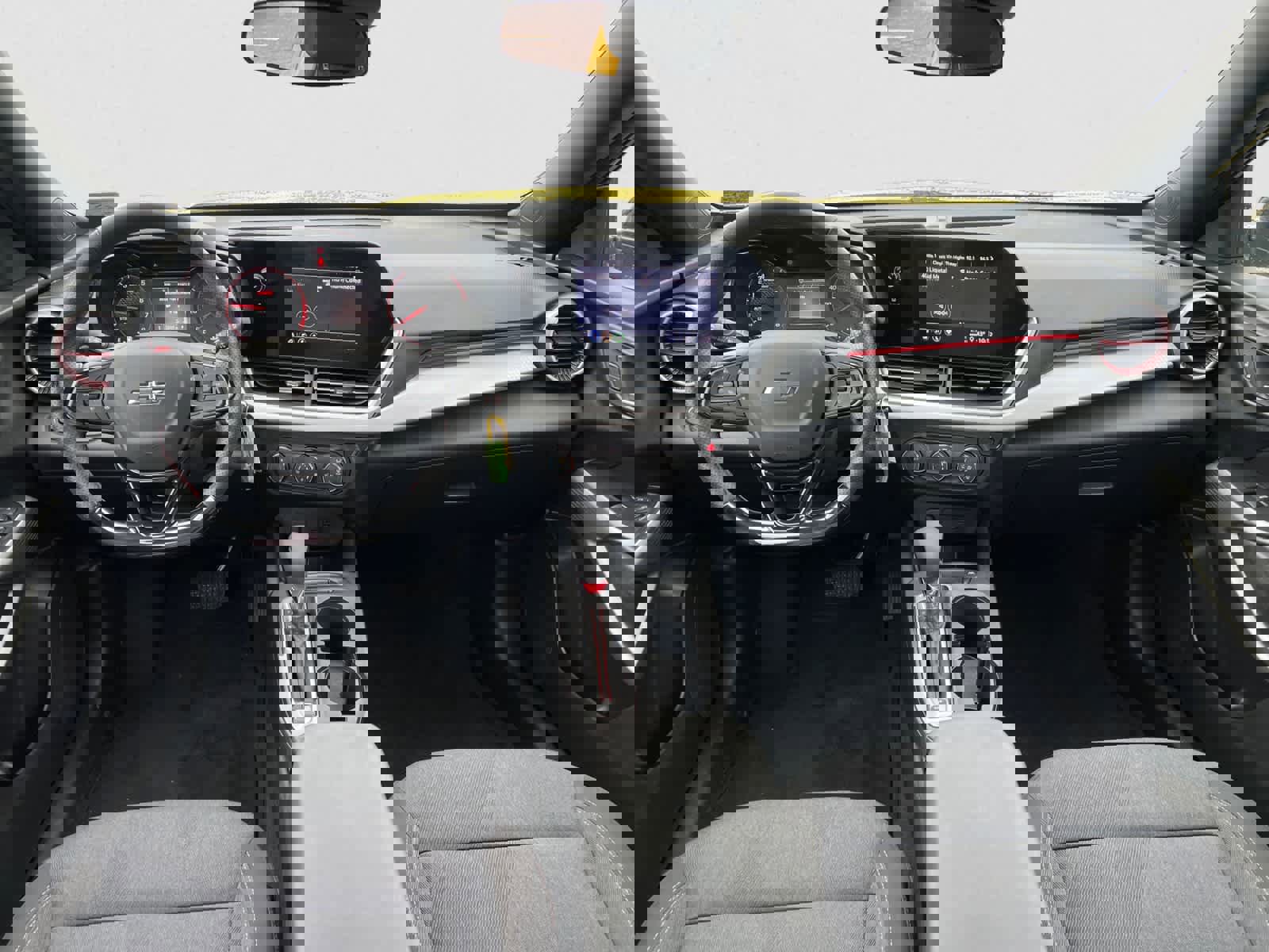 Used 2024 Chevrolet Trax RS w/ Sunroof Package image 12