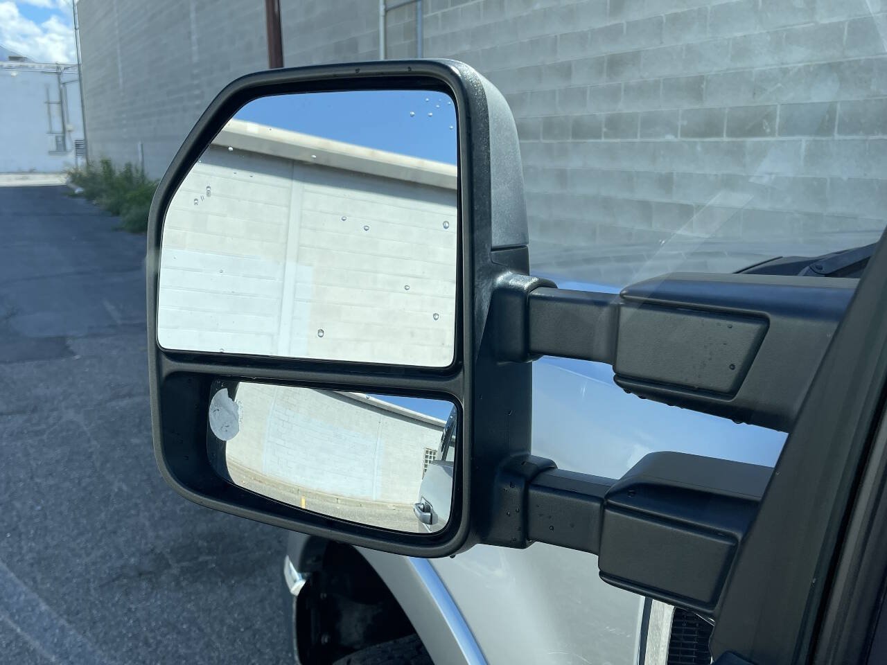 Used 2022 Ford F350 Lariat w/ Tremor Off-Road Package AWD/4WD image 6