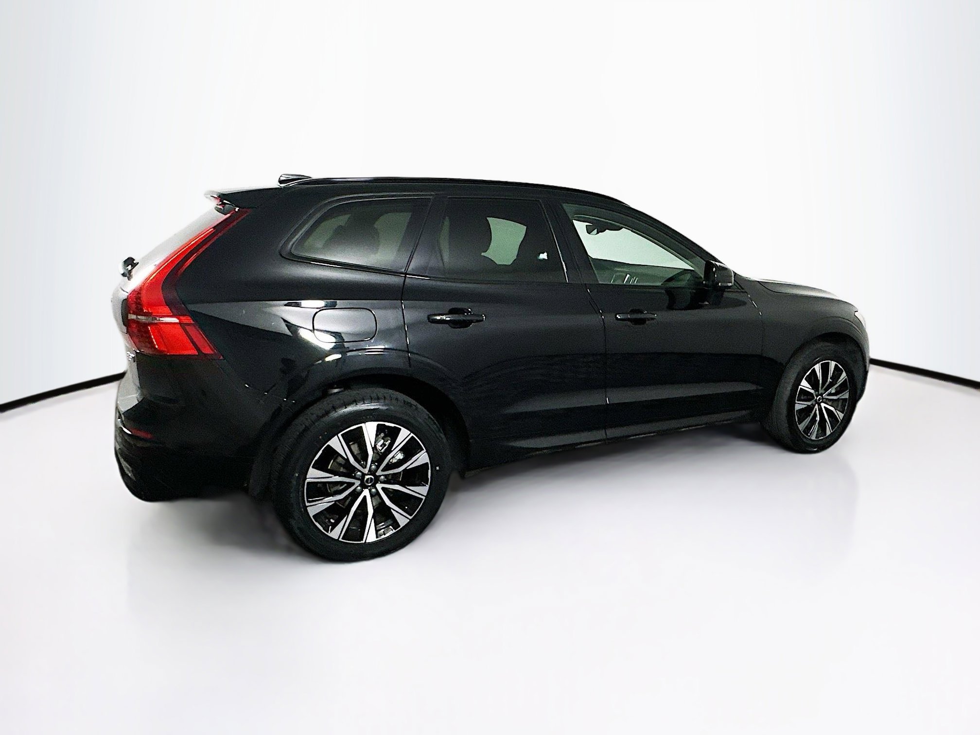 Used 2024 Volvo XC60 B5 Core w/ Climate Package image 10