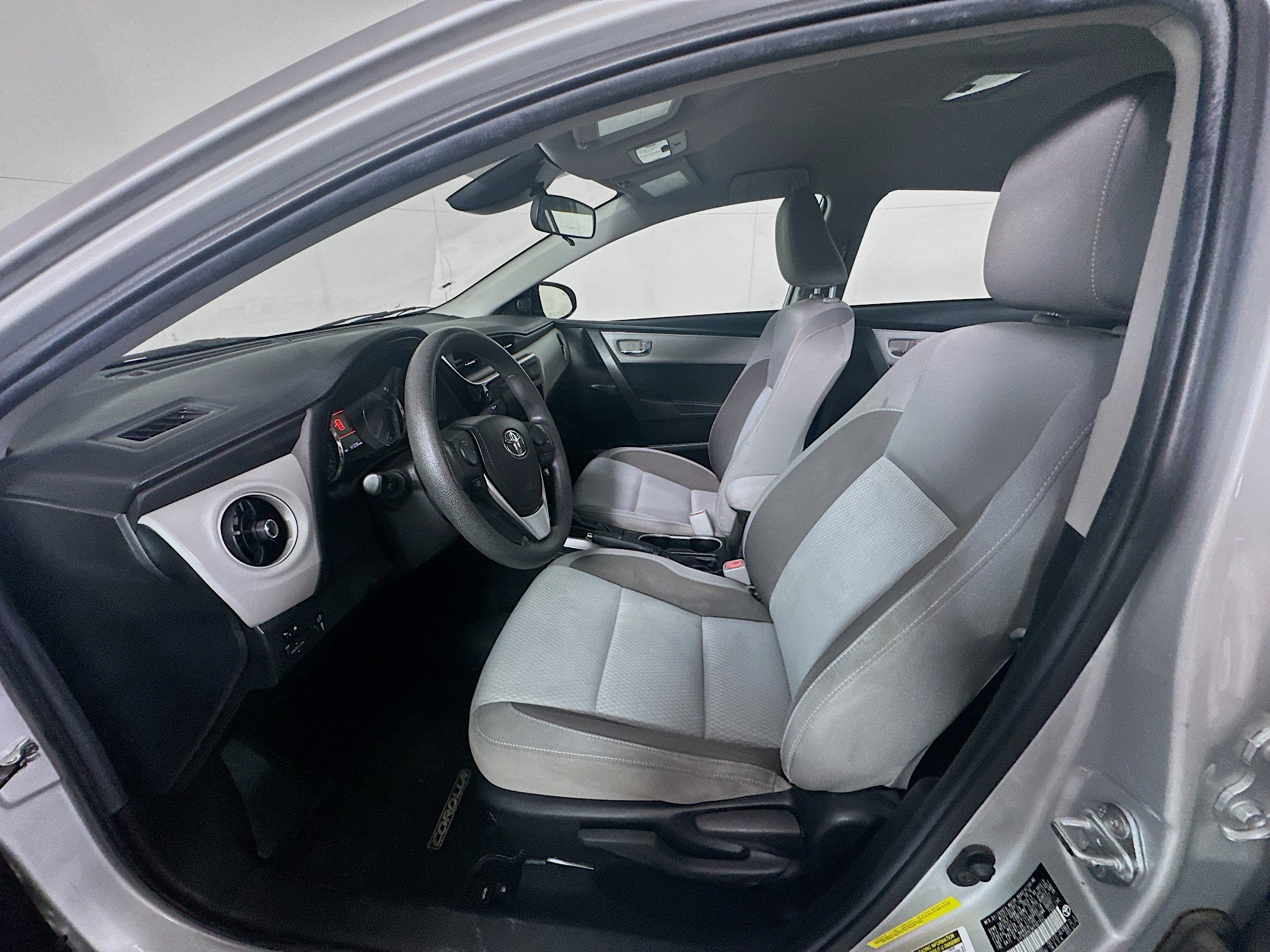 Used 2019 Toyota Corolla LE image 13