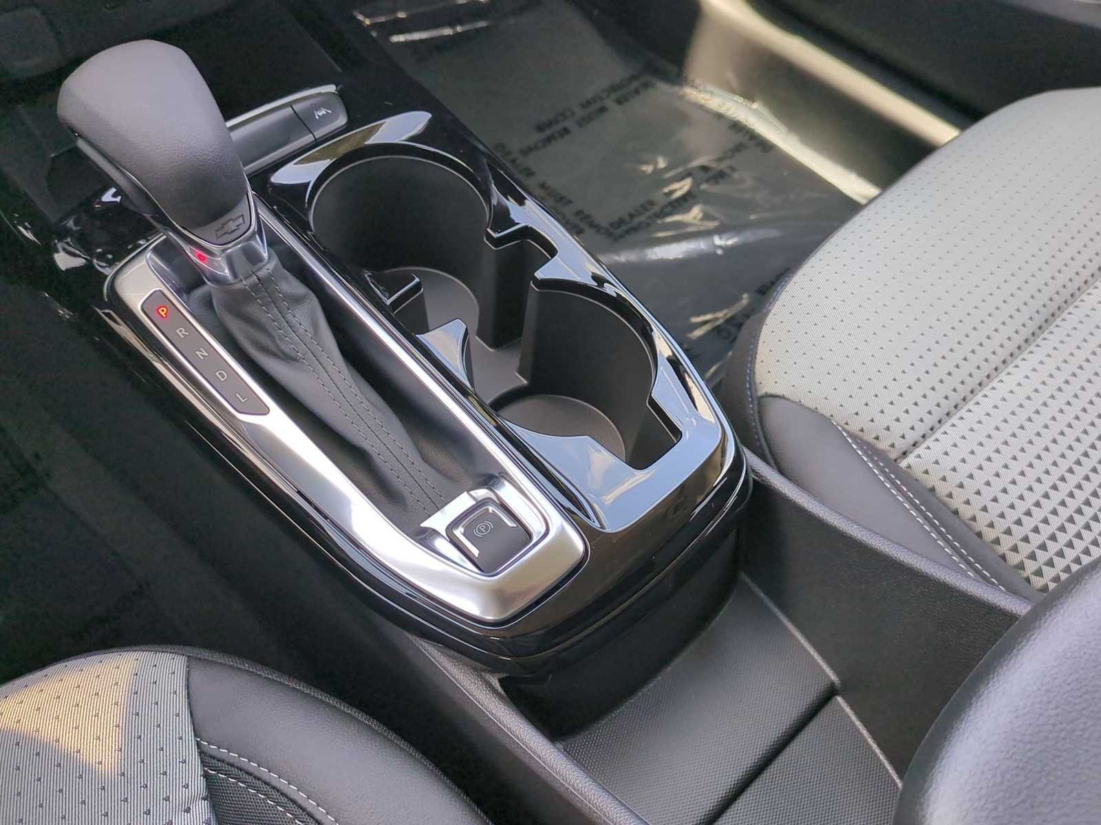 New 2026 Chevrolet Trax LT w/ Midnight Edition FWD image 18
