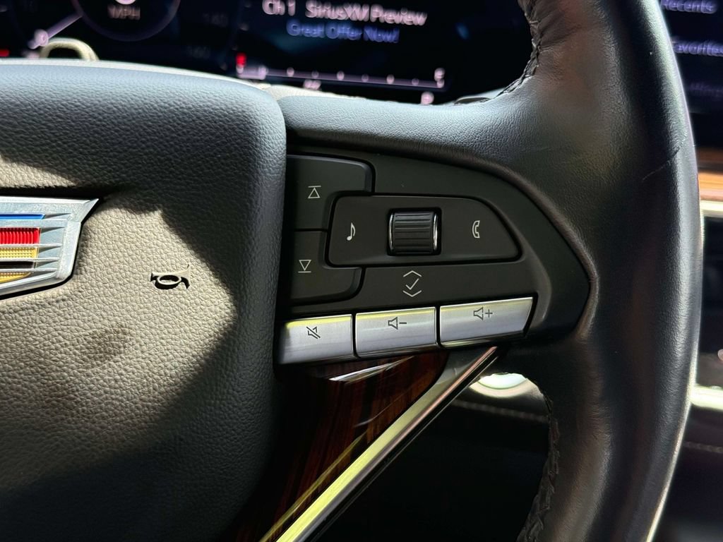 Used 2023 Cadillac Escalade Premium Luxury AWD/4WD image 34
