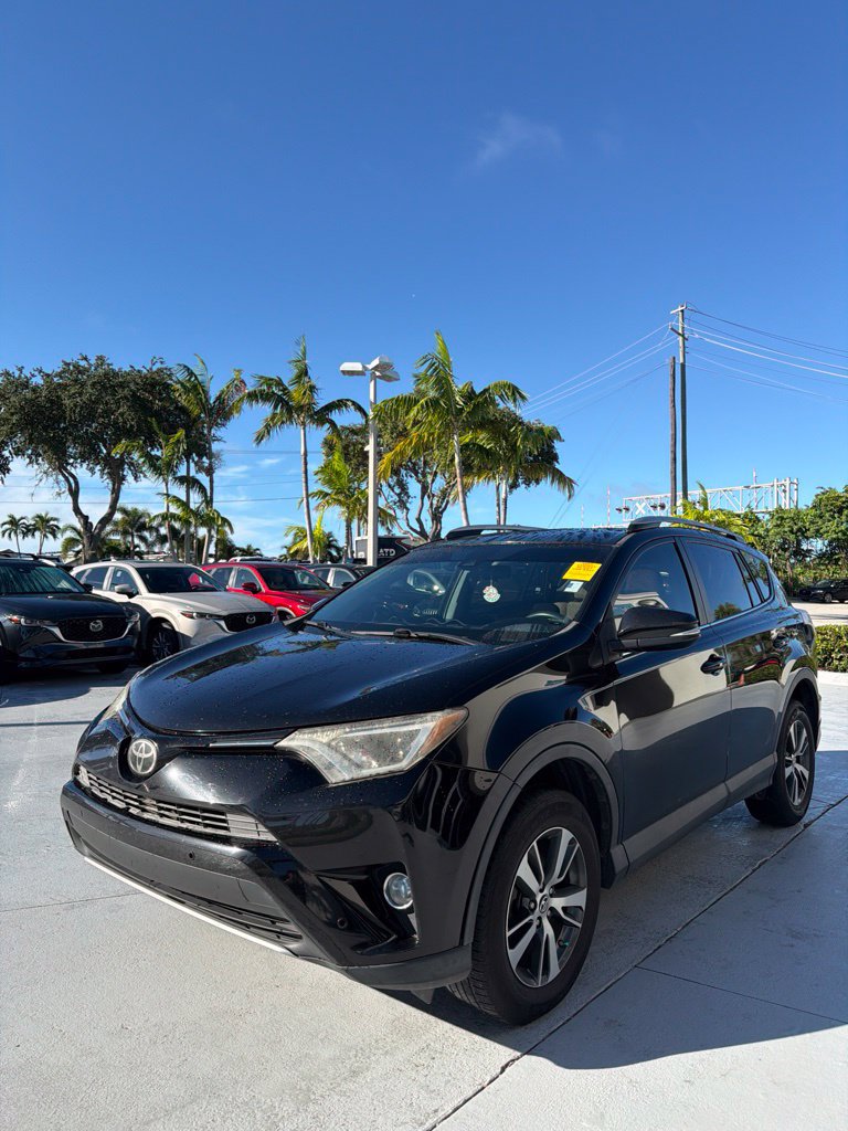 Used 2017 Toyota RAV4 XLE FWD image 3