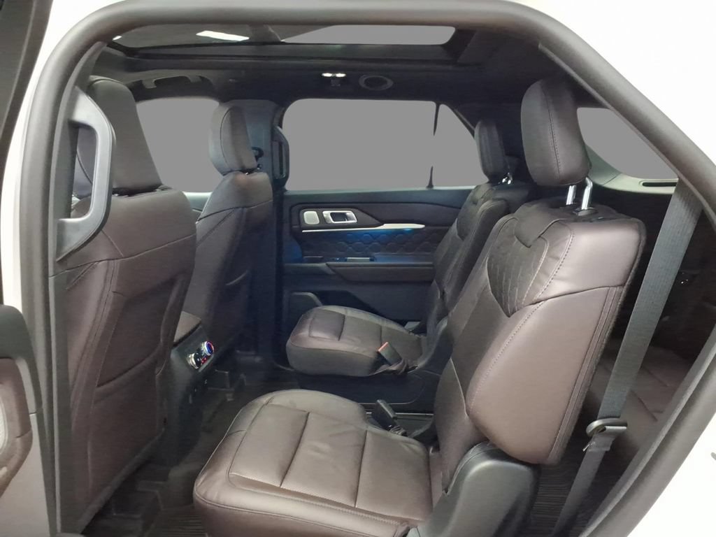 Used 2026 Ford Explorer Platinum w/ LUX Leather Package AWD/4WD image 13