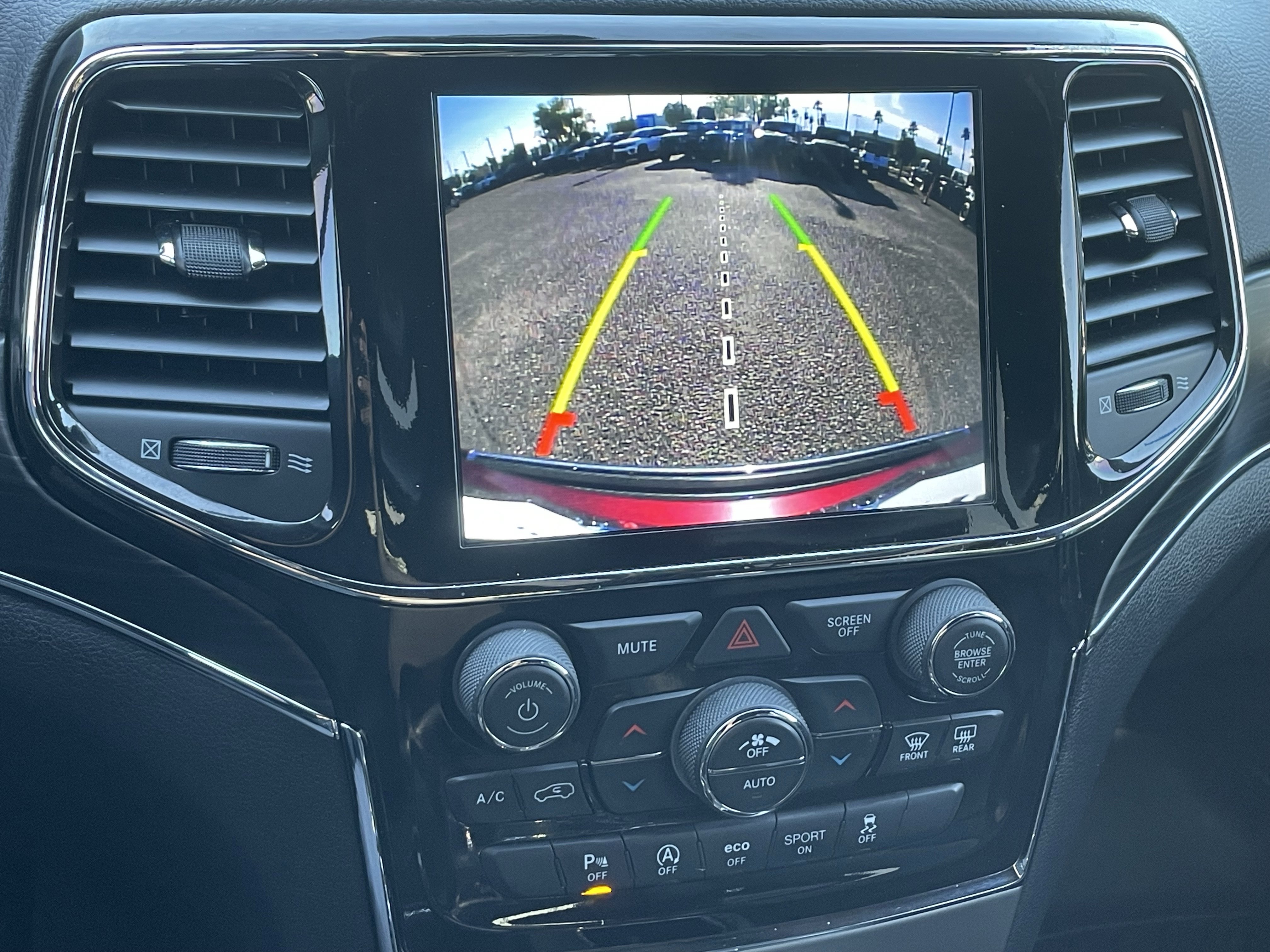 Used 2022 Jeep Grand Cherokee Limited image 29