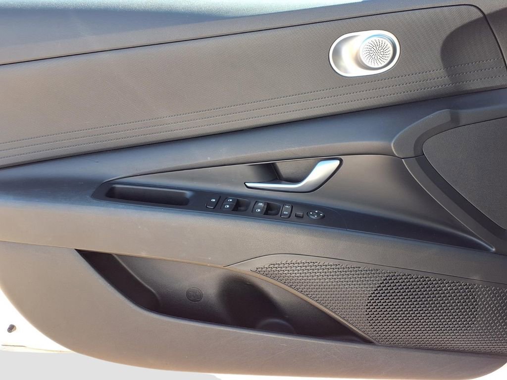 Used 2023 Hyundai Elantra SEL image 20