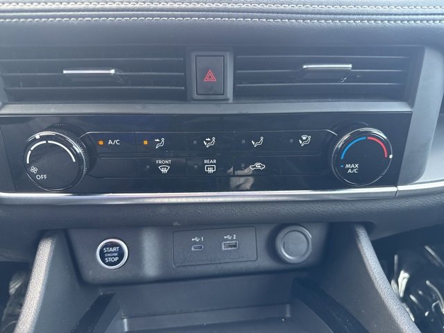 Used 2023 Nissan Rogue S image 22