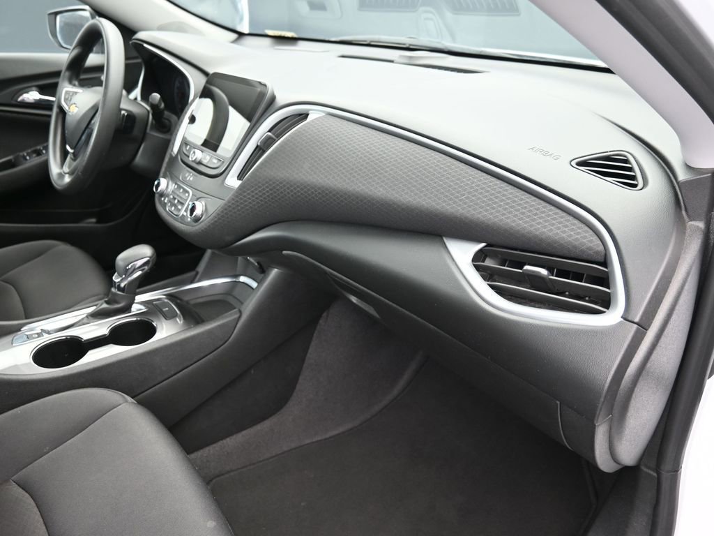 Used 2023 Chevrolet Malibu LT image 36