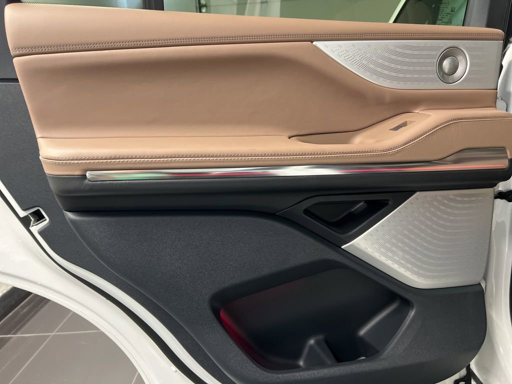 New 2026 Lincoln Navigator Black Label AWD/4WD image 41