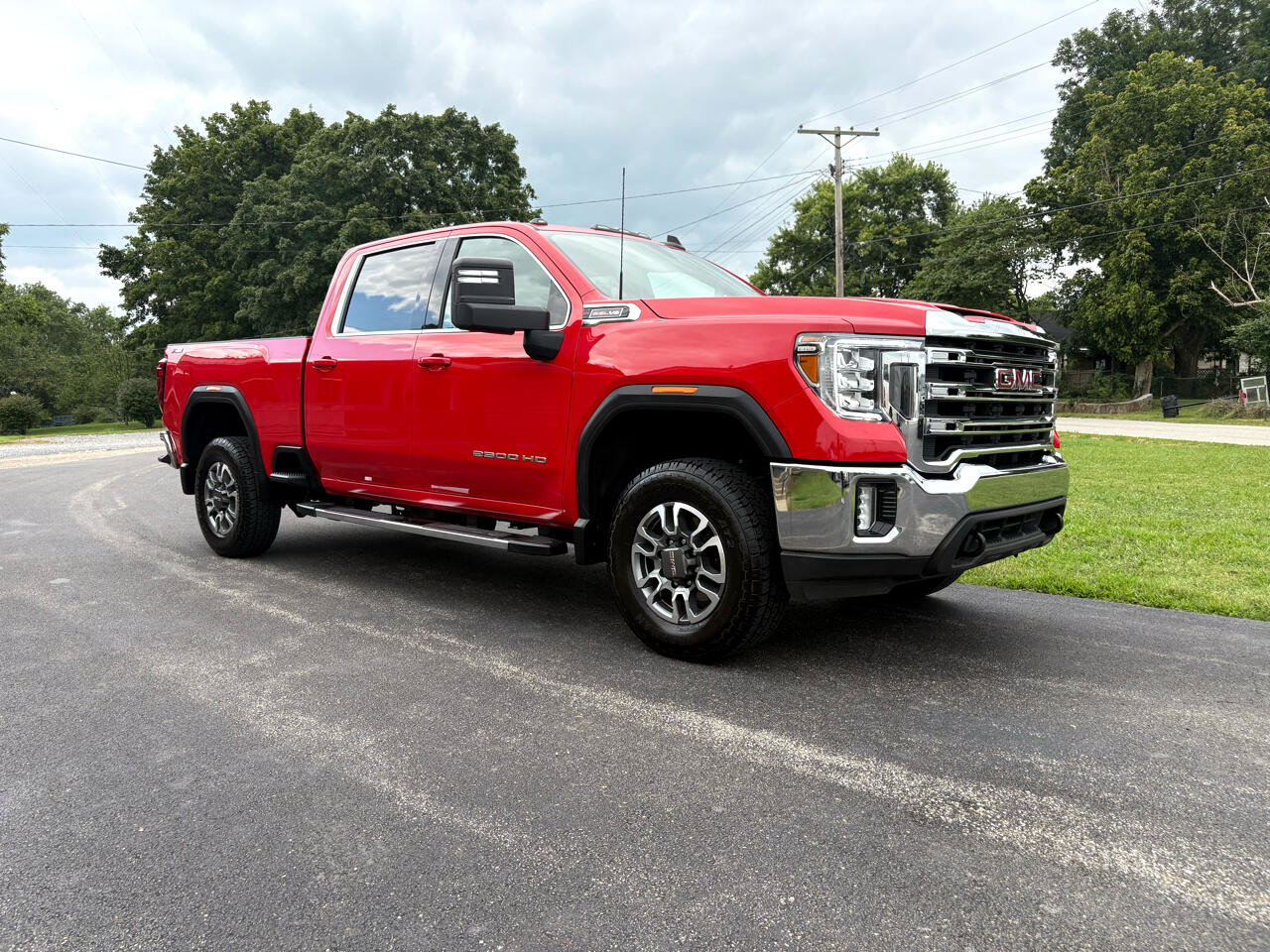 Used 2022 GMC Sierra 2500 SLE w/ SLE Value Package; image 1