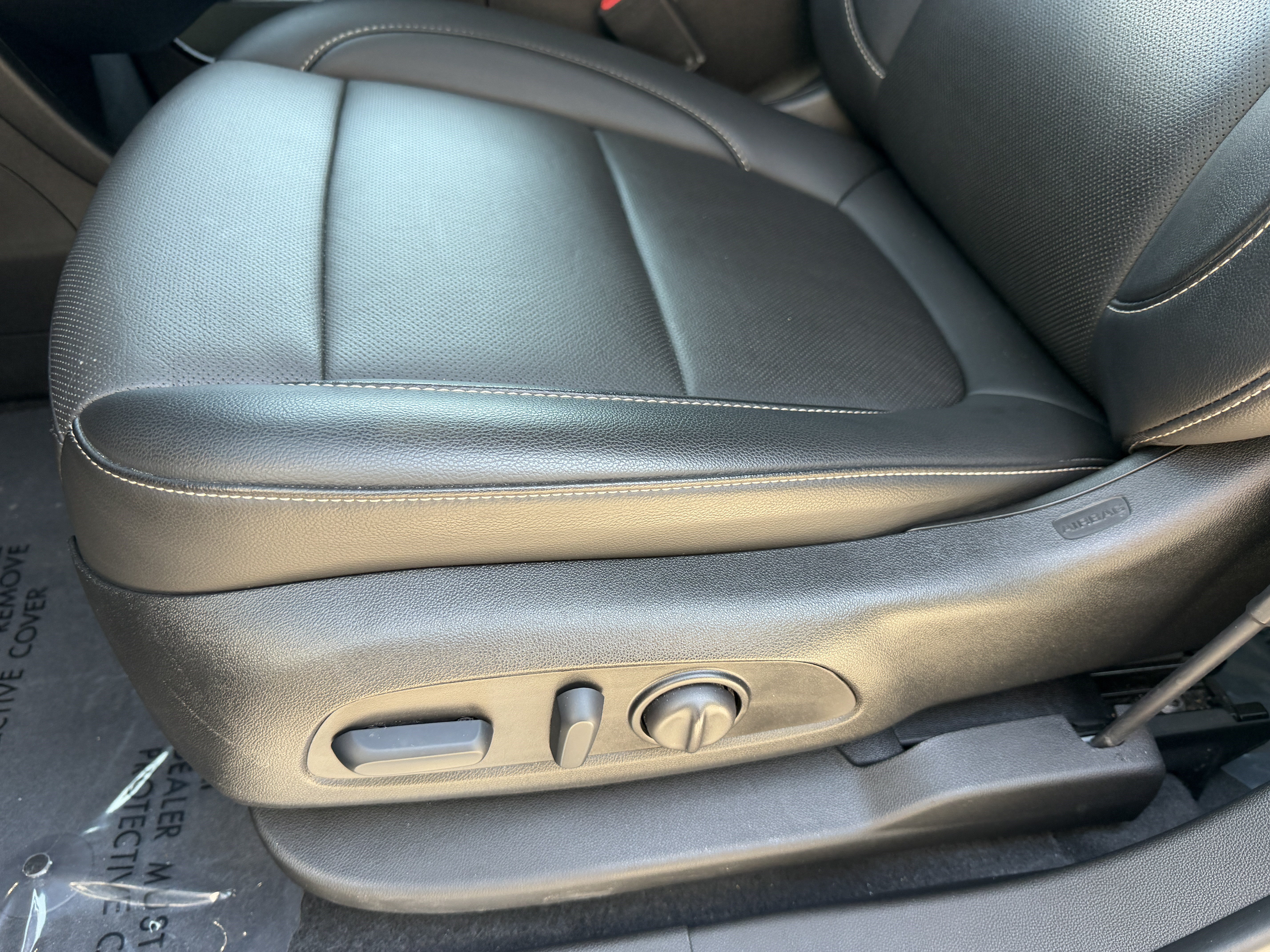 Used 2023 GMC Acadia SLT FWD image 12