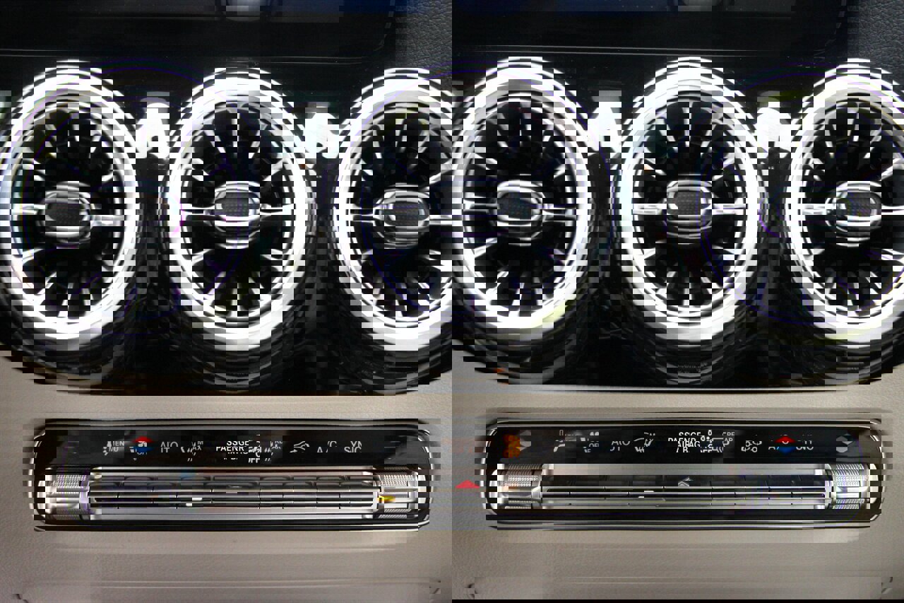 Used 2023 Mercedes-Benz GLA 250 4MATIC image 31