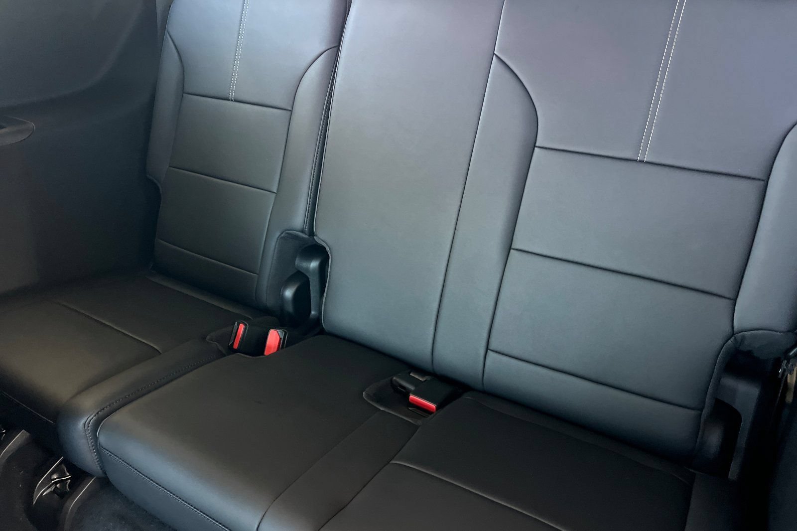New 2026 GMC Acadia Elevation w/ Elevation Premium Package AWD/4WD image 16