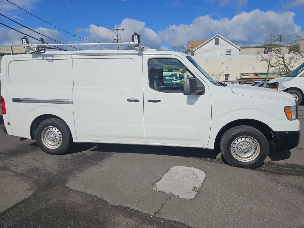 Used 2017 Nissan NV 2500 S w/ Back Door Glass Package RWD image 4