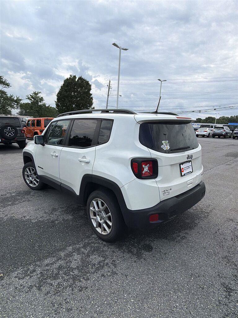Used 2019 Jeep Renegade Latitude AWD/4WD image 7