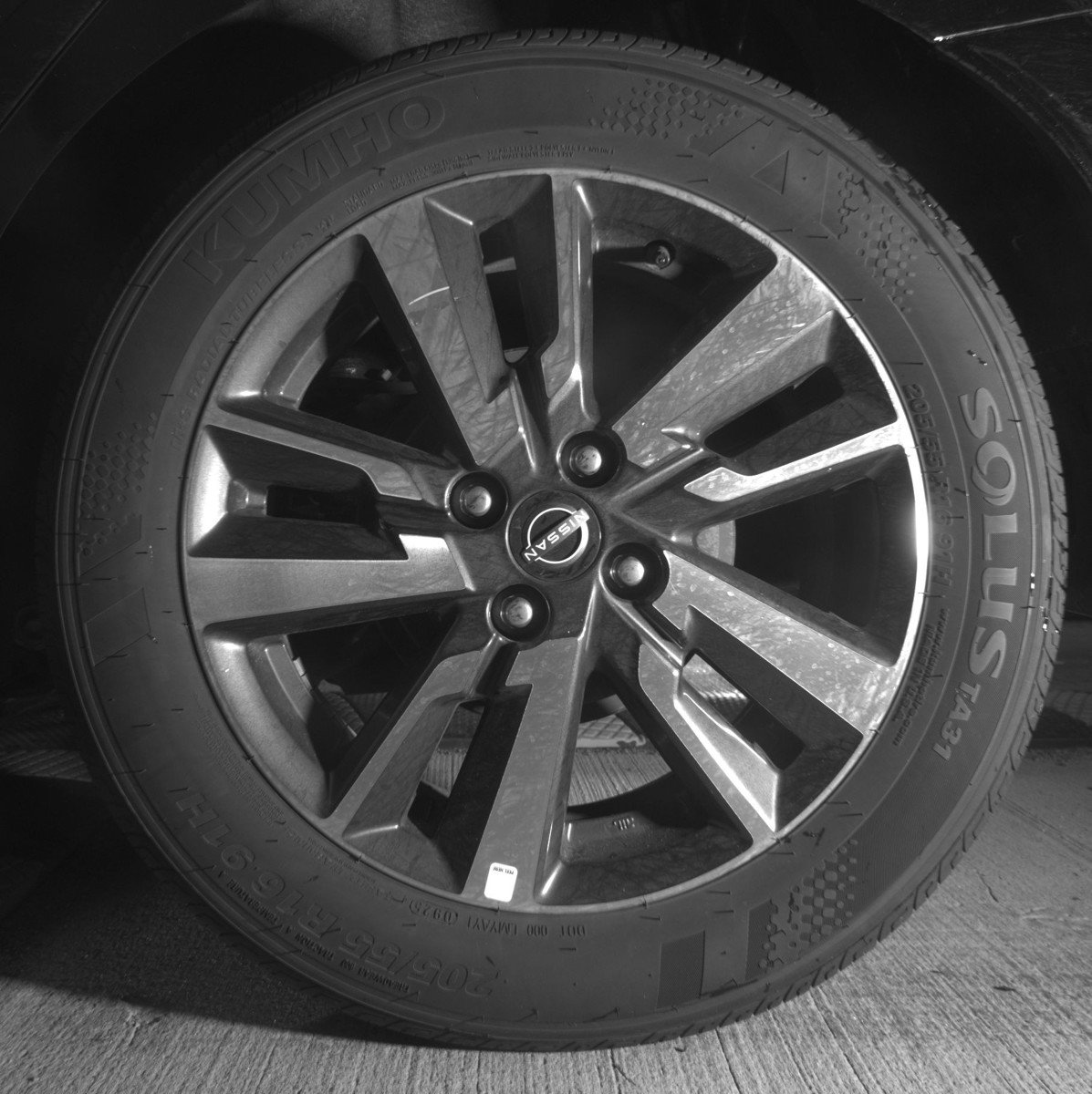 Used 2025 Nissan Versa SV image 14