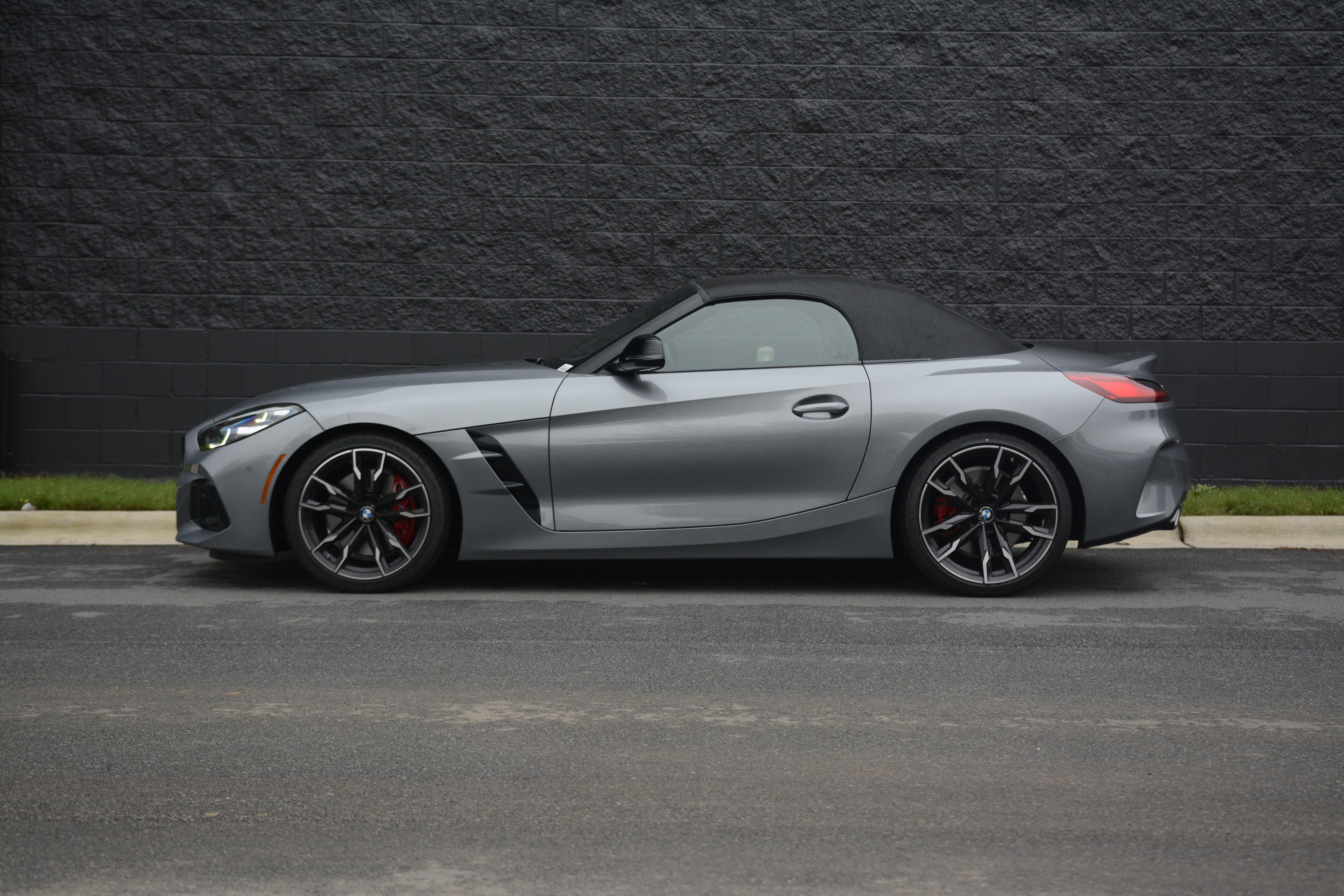 Used 2026 BMW Z4 M40i RWD image 2
