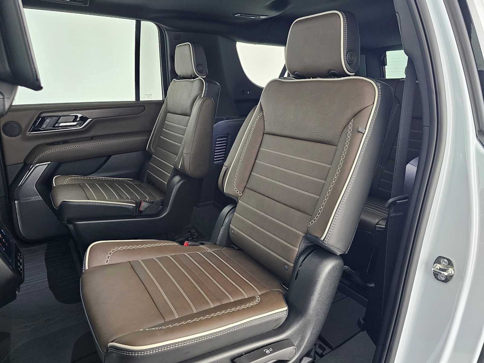 New 2026 GMC Yukon XL Denali Ultimate w/ LPO, Illumination Package image 21