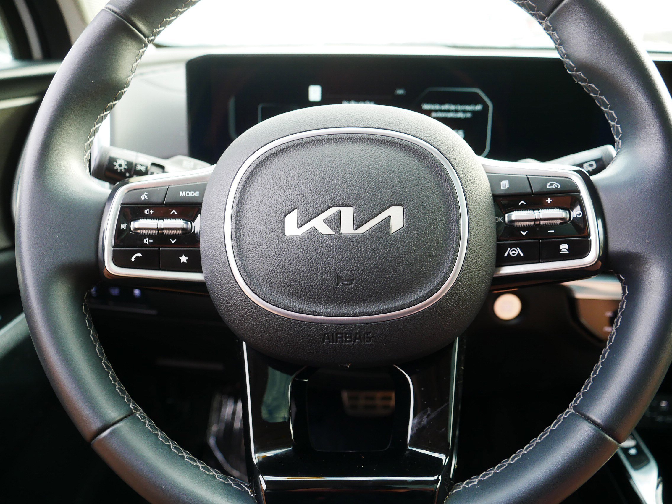 Certified 2025 Kia Sorento SX AWD/4WD image 25