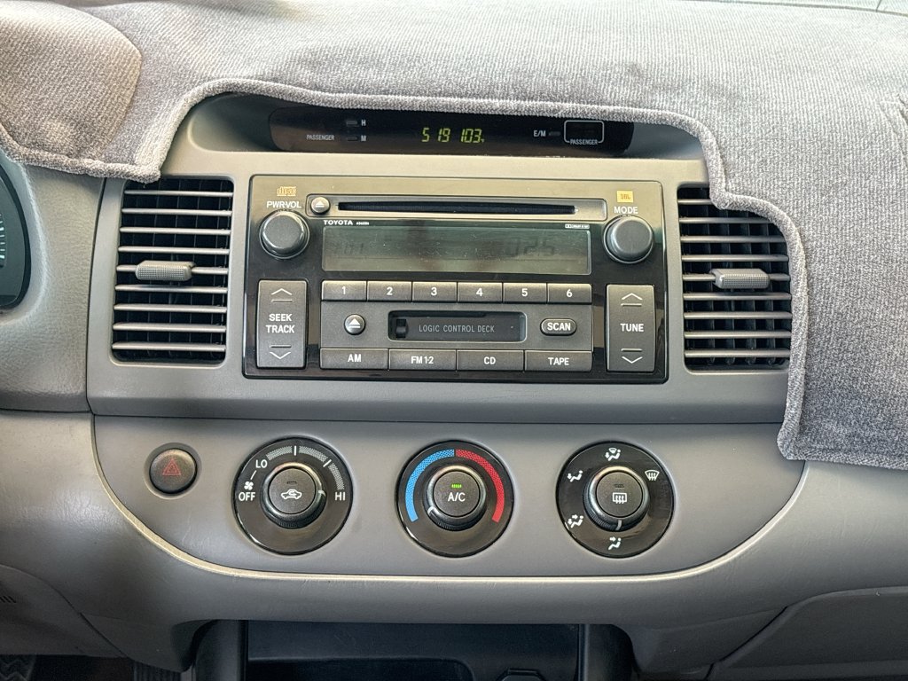 Used 2004 Toyota Camry LE FWD image 12