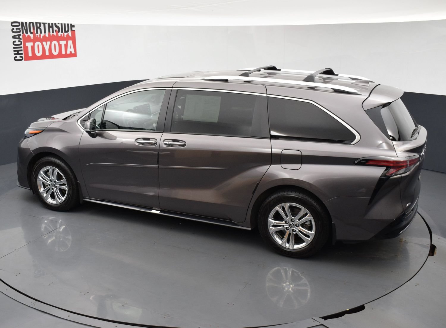 Used 2024 Toyota Sienna Platinum AWD/4WD image 32