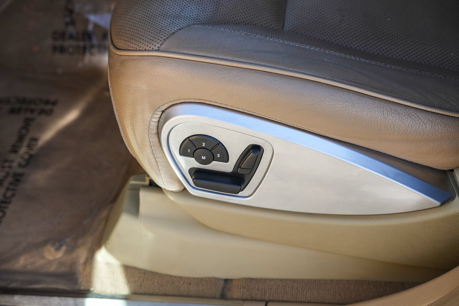 Used 2012 Mercedes-Benz GL 550 4MATIC image 20