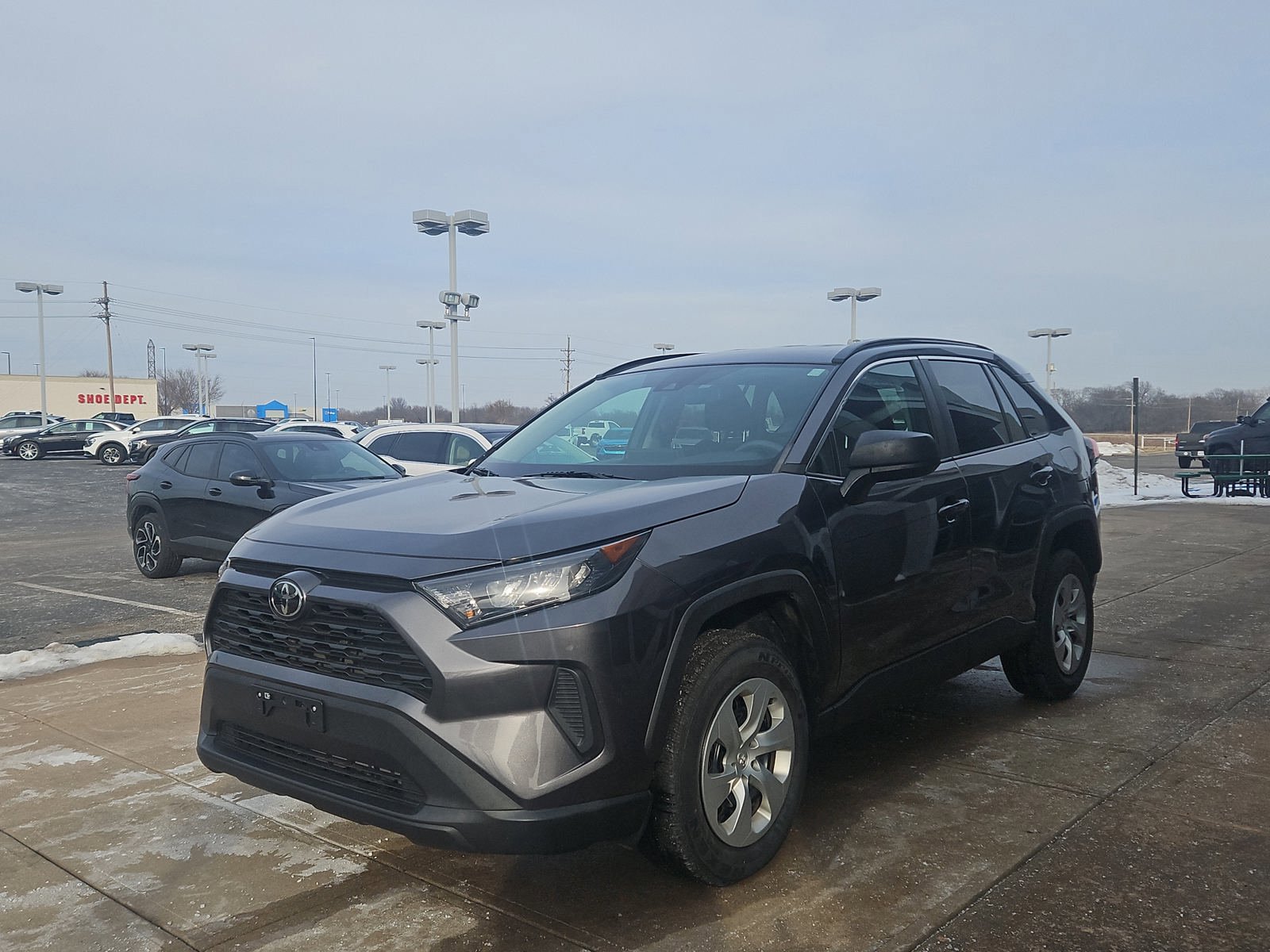 Used 2021 Toyota RAV4 LE image 2