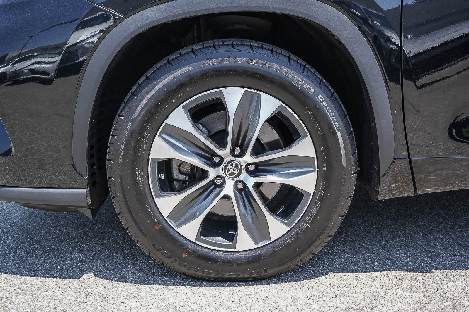 Used 2022 Toyota Highlander XLE FWD image 11