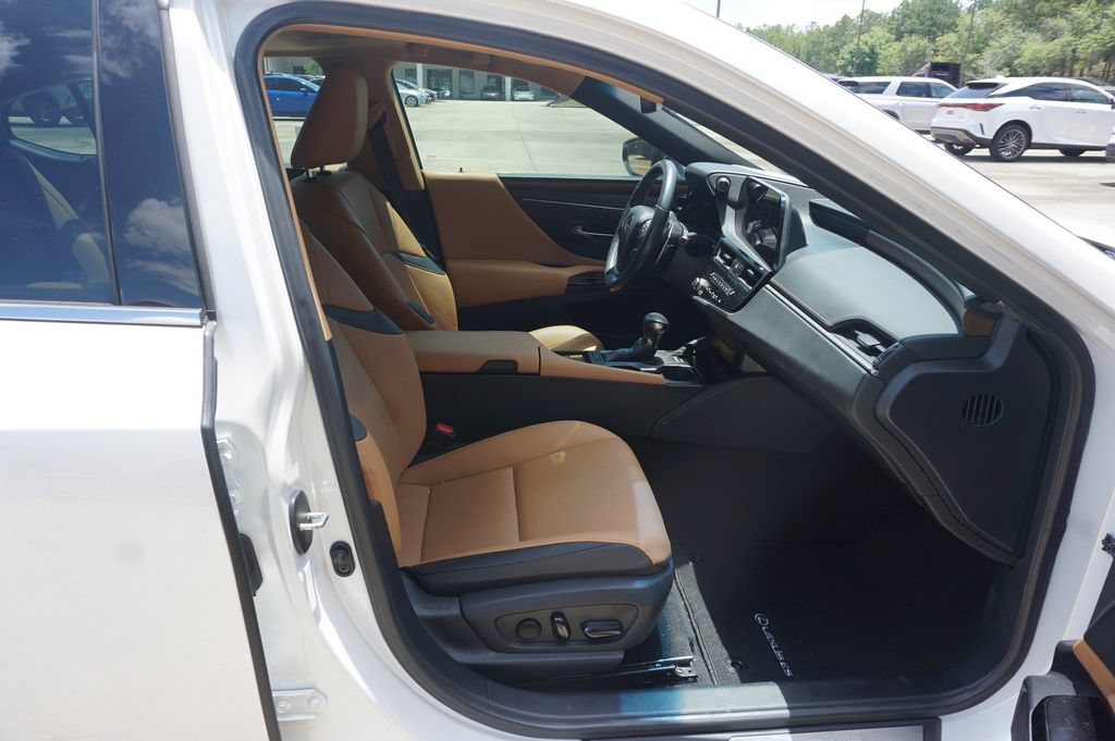 Used 2024 Lexus ES 350 w/ Premium Package FWD image 17
