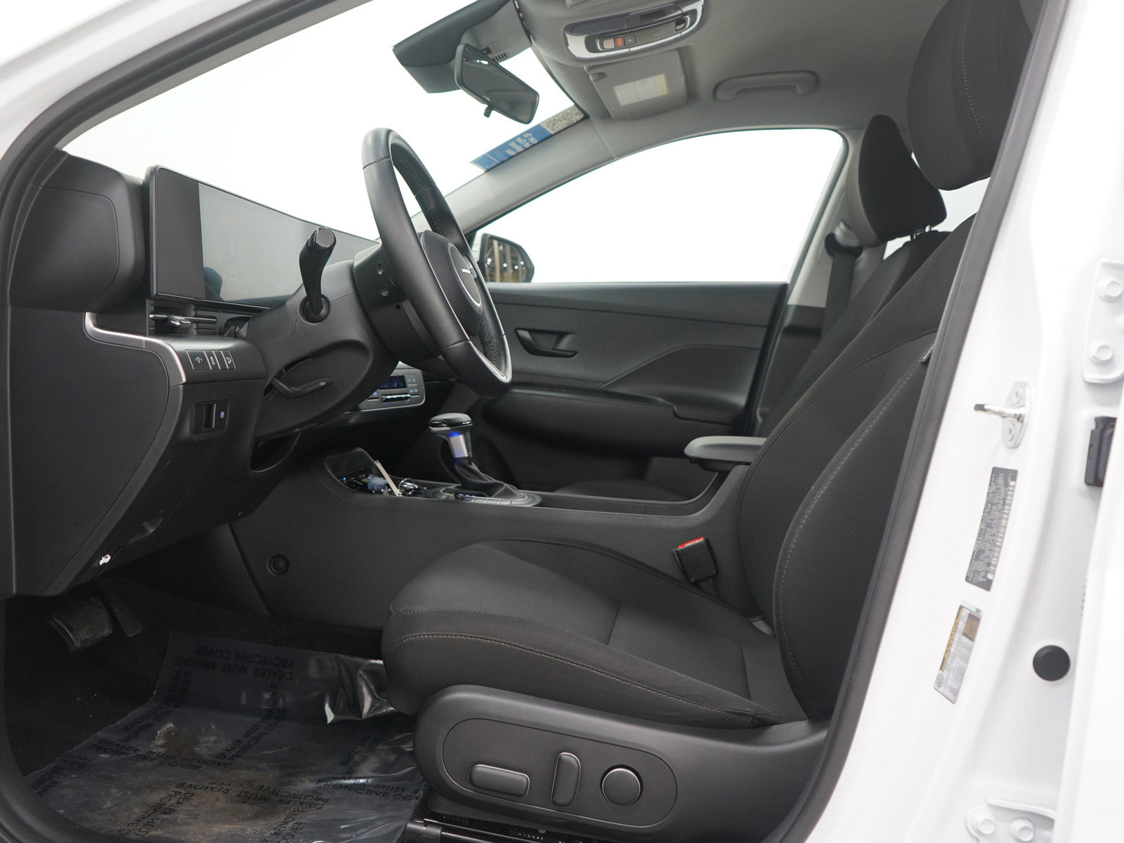 Used 2025 Hyundai Kona SEL image 23