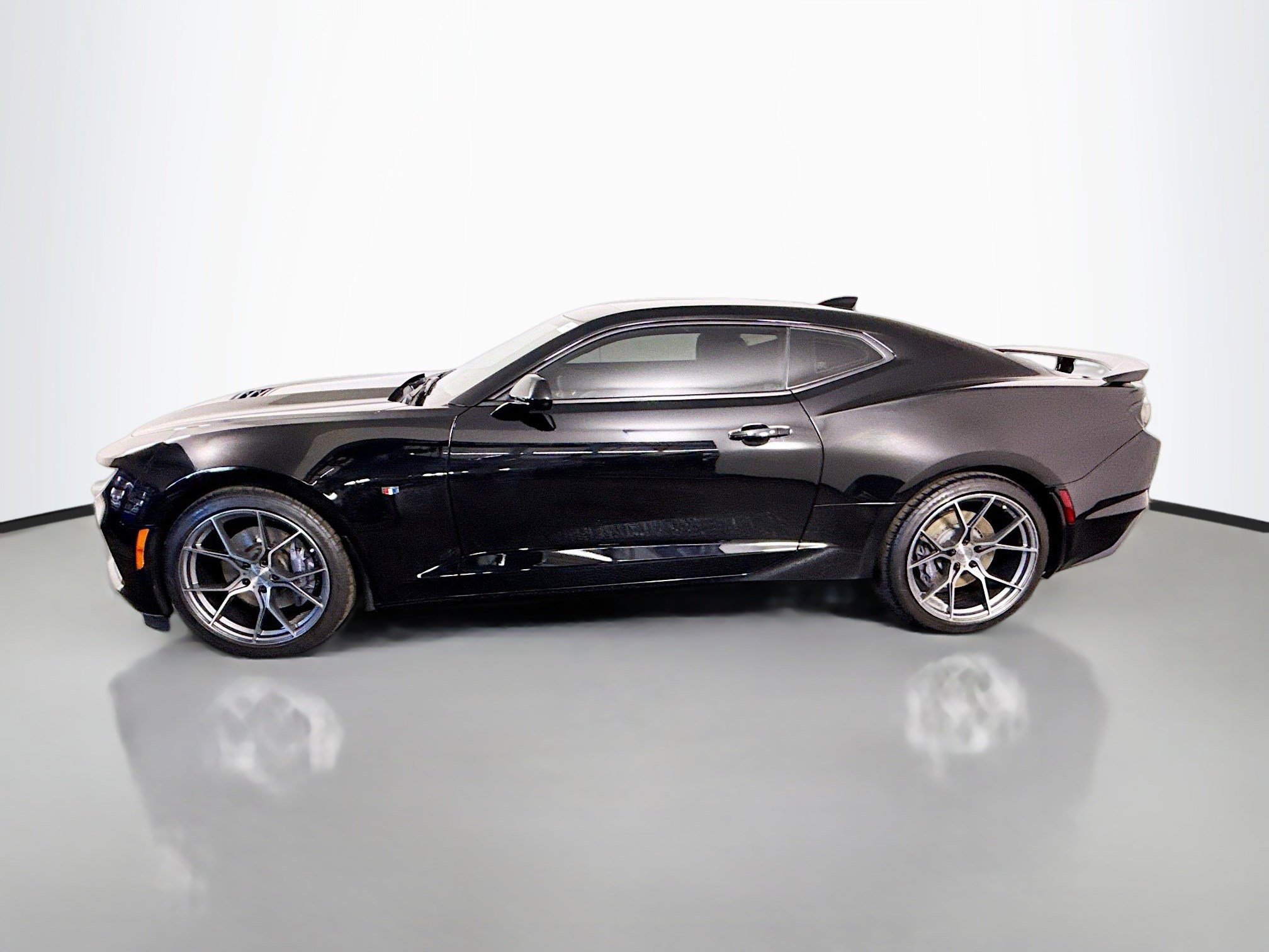 Used 2019 Chevrolet Camaro SS image 6