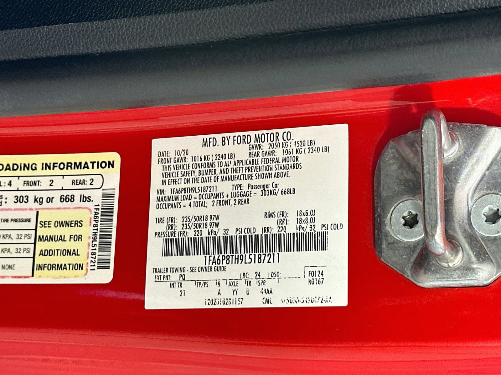 Used 2020 Ford Mustang Coupe RWD image 30