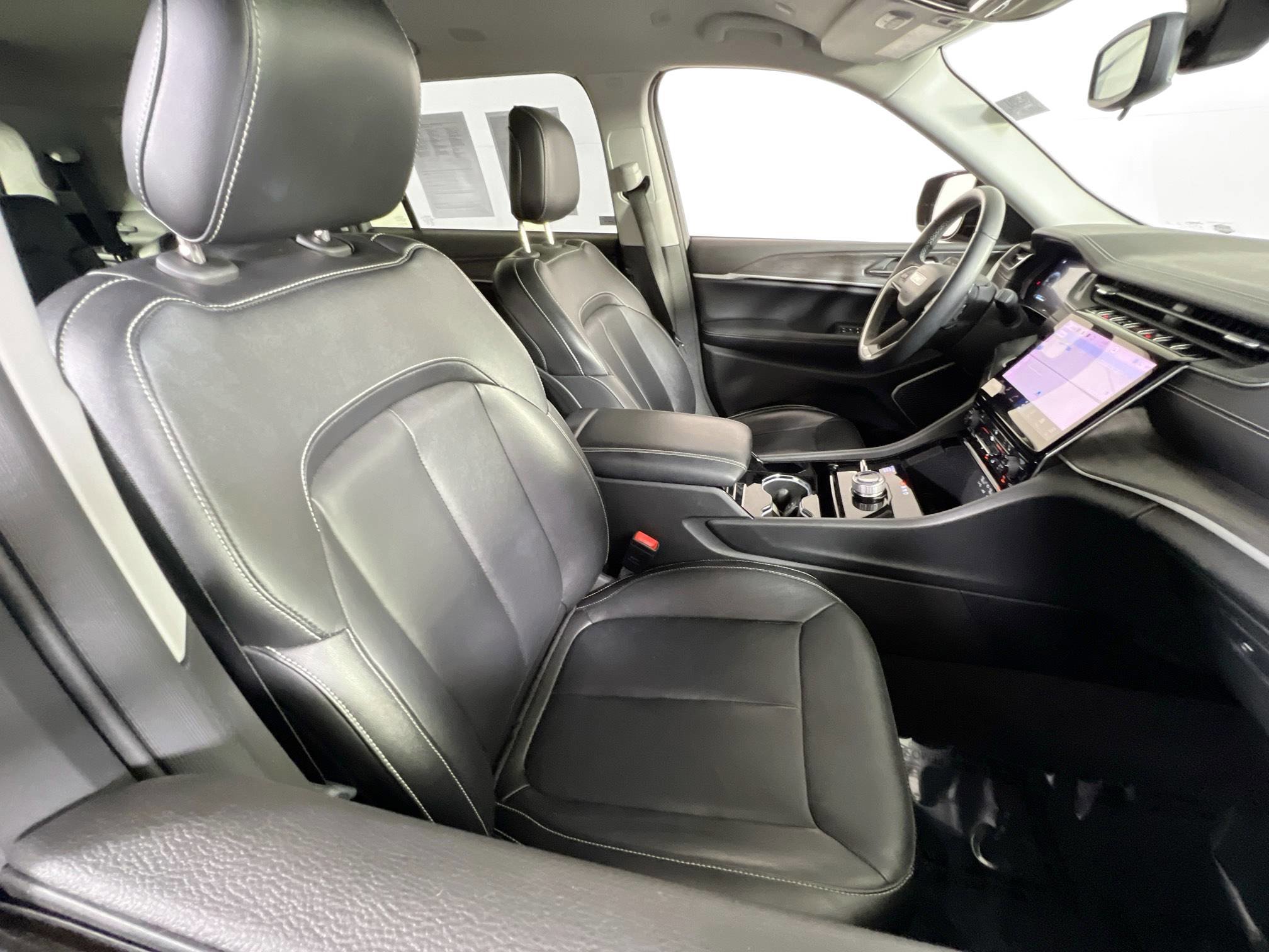 Used 2022 Jeep Grand Cherokee L Limited image 28