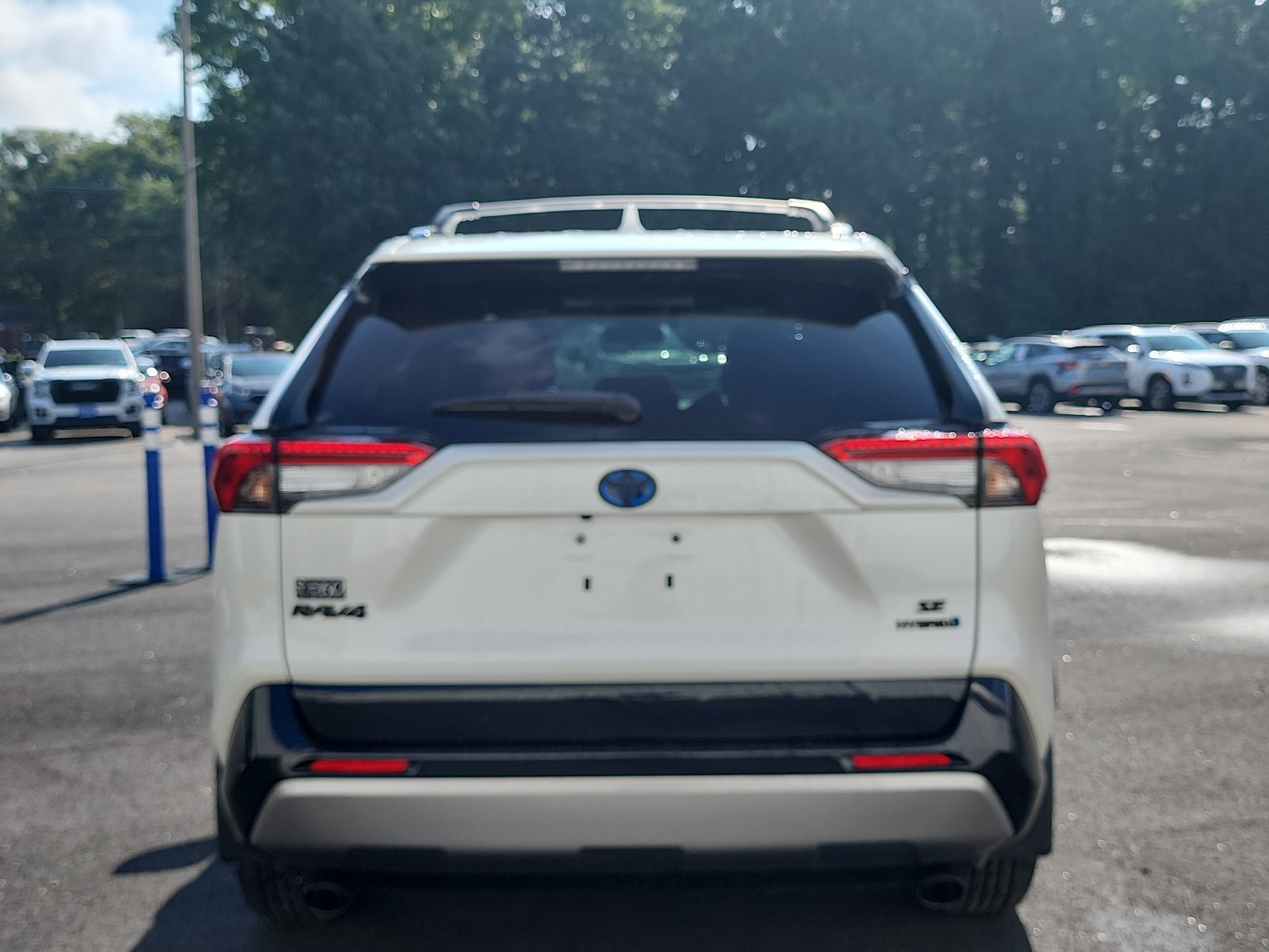 Used 2022 Toyota RAV4 SE w/ SE Grade Weather Package AWD/4WD image 4