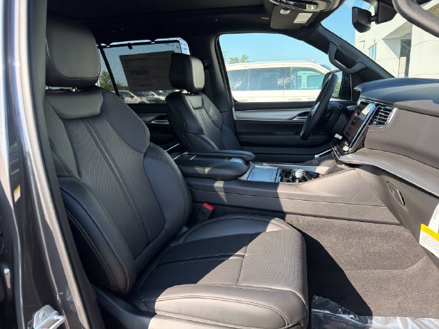 New 2026 Jeep Grand Wagoneer Limited AWD/4WD image 31