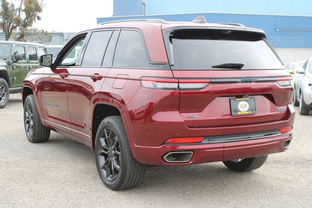 Used 2023 Jeep Grand Cherokee 30th Anniversary AWD/4WD image 3