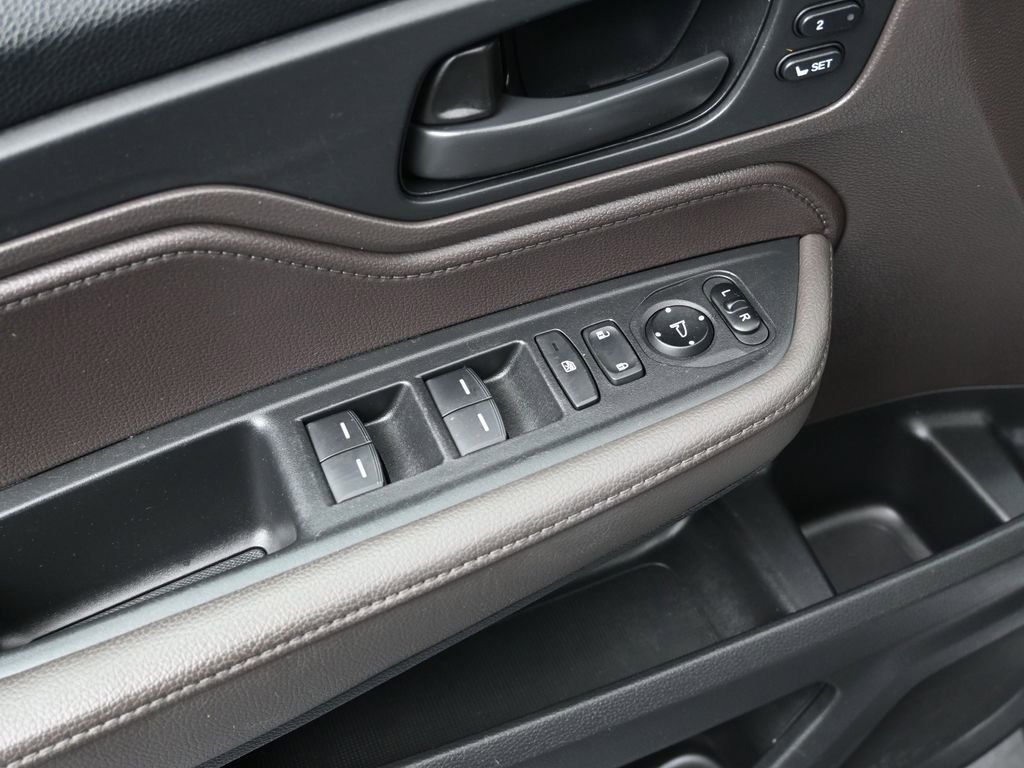 Used 2018 Honda Odyssey EX-L image 22
