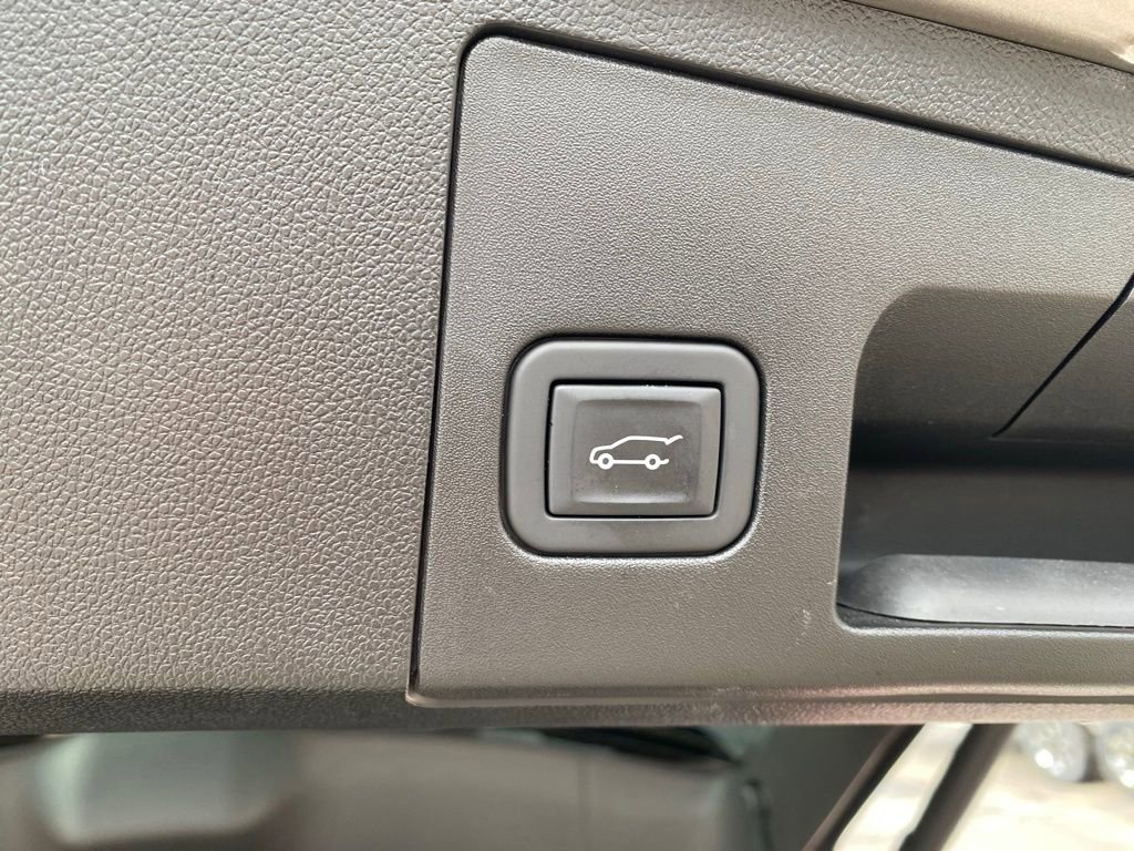 Used 2023 Cadillac XT4 Premium Luxury w/ Cold Weather Package image 28