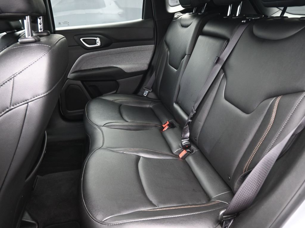 Used 2024 Jeep Compass Latitude image 12